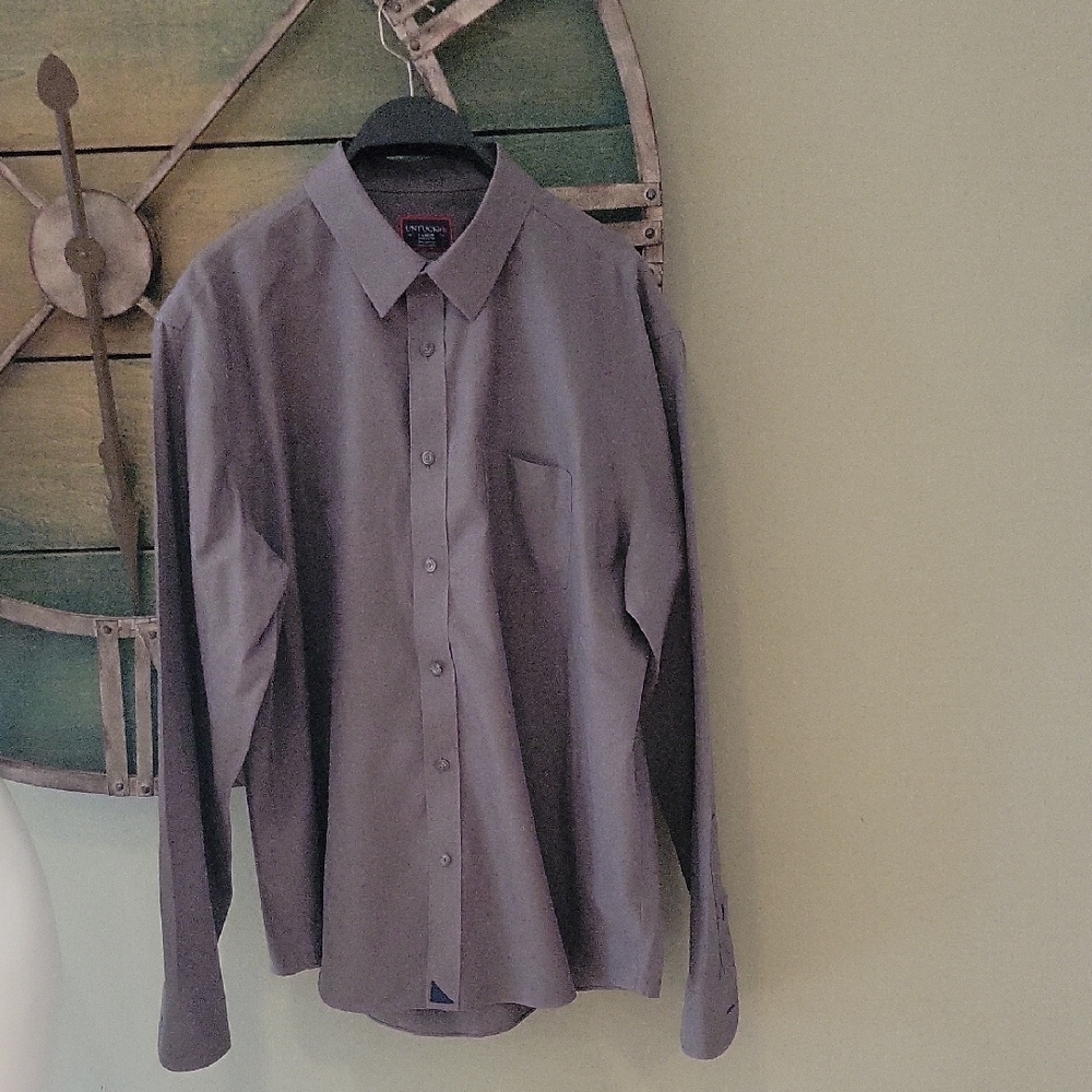 UNTUCKit Sangiovese Gray Dress Shirt with Relaxed Fit and Classic Collar